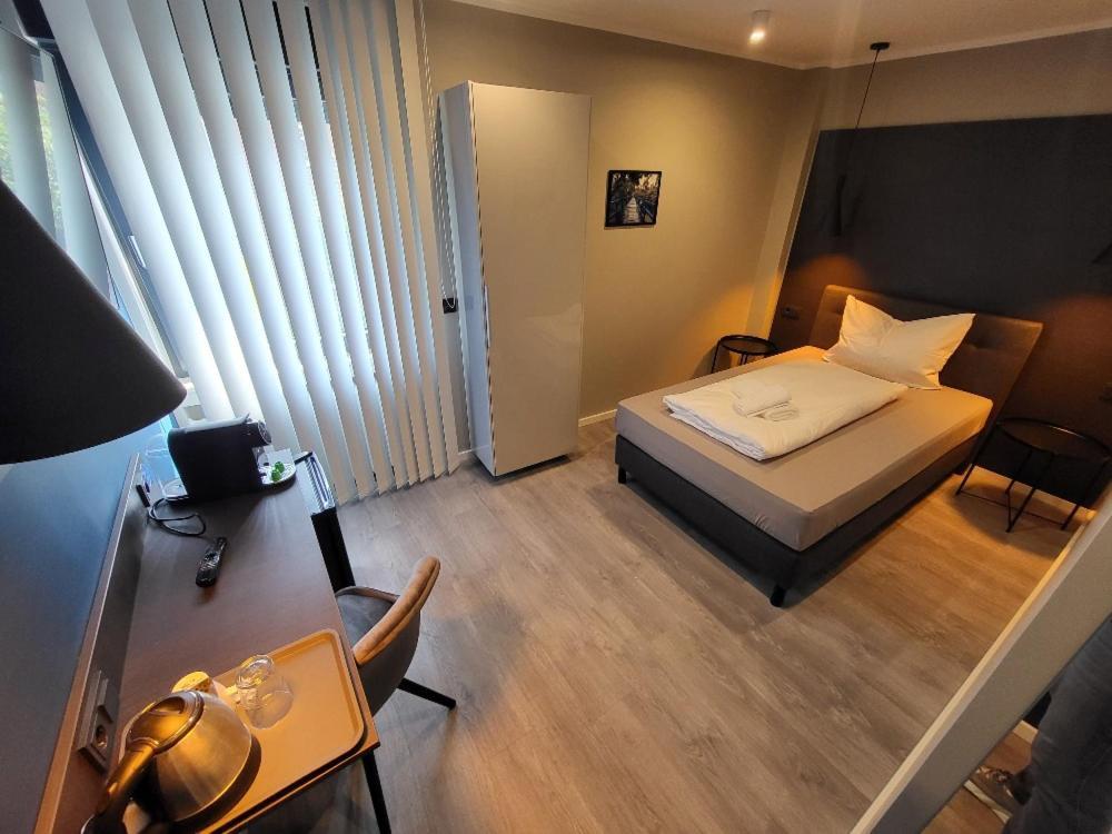 Liro Hotel Мёрс Экстерьер фото
