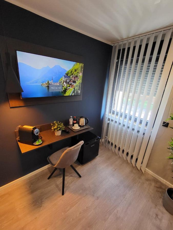 Liro Hotel Мёрс Экстерьер фото