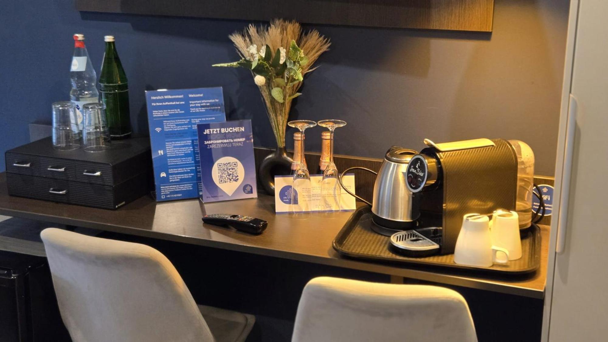 Liro Hotel Мёрс Экстерьер фото