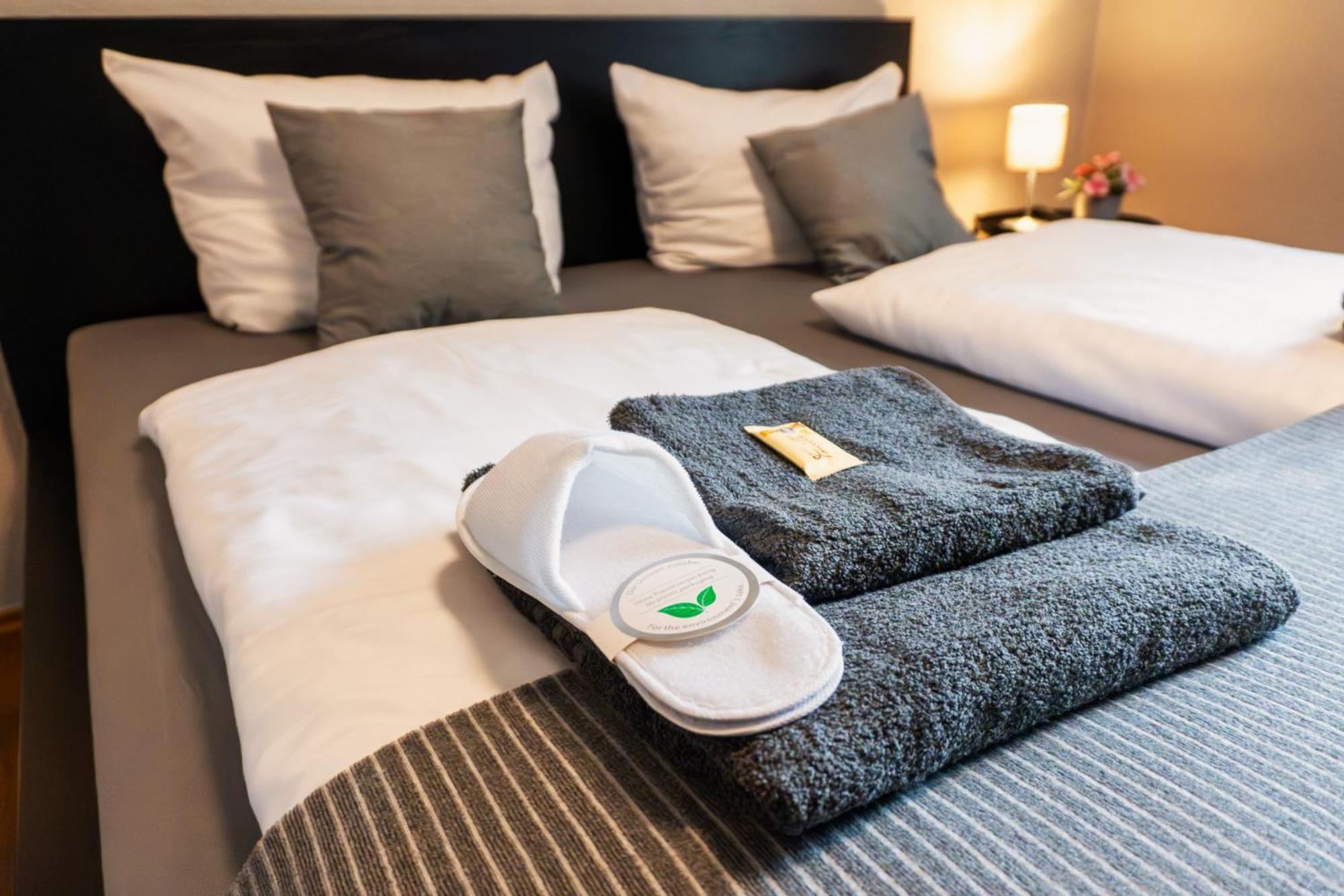 Liro Hotel Мёрс Экстерьер фото