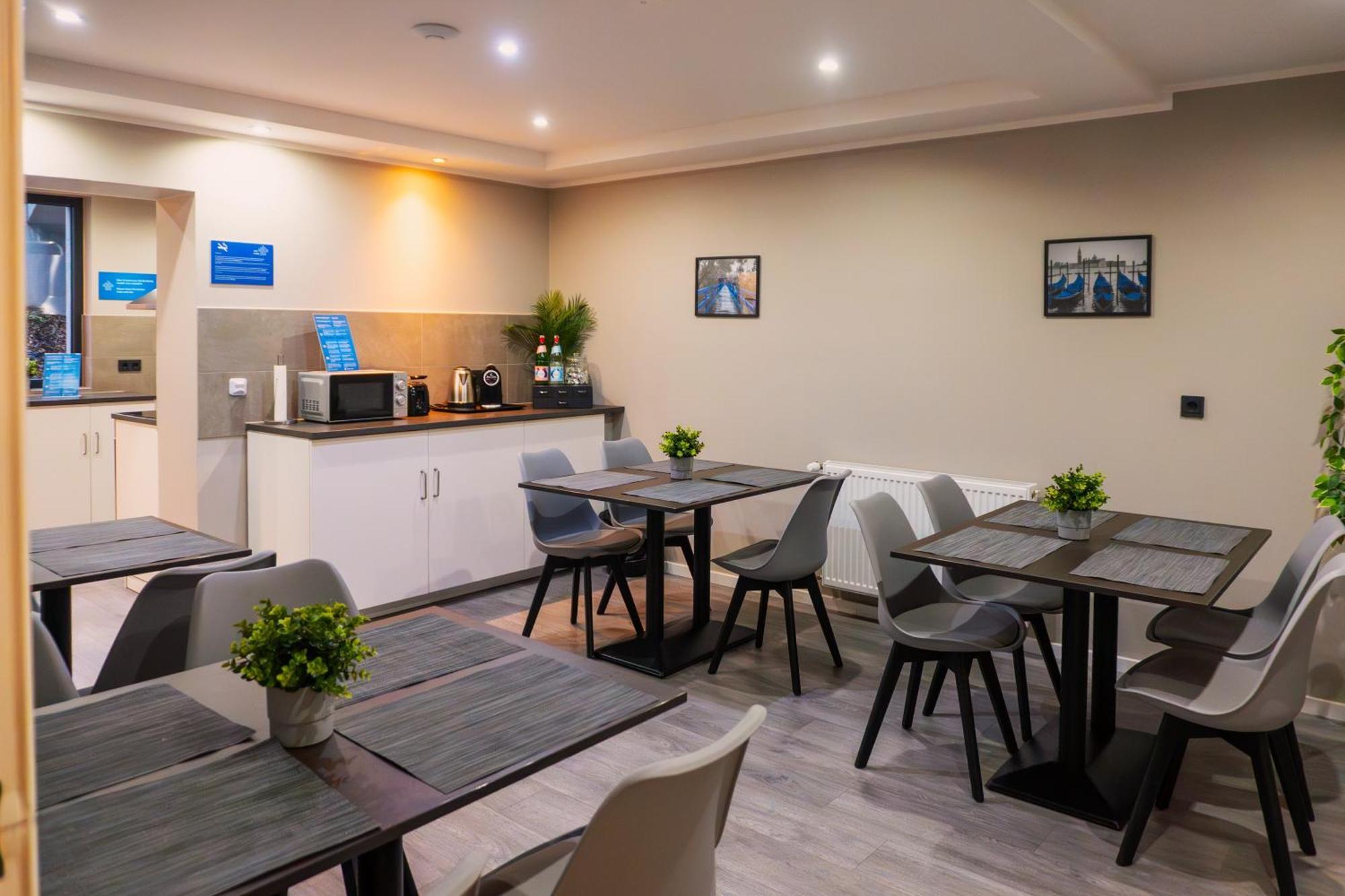 Liro Hotel Мёрс Экстерьер фото