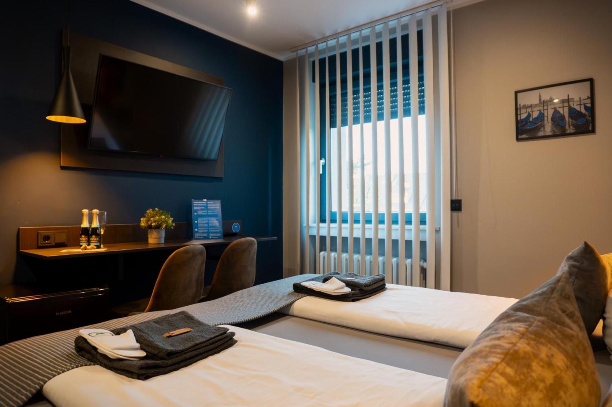 Liro Hotel Мёрс Экстерьер фото