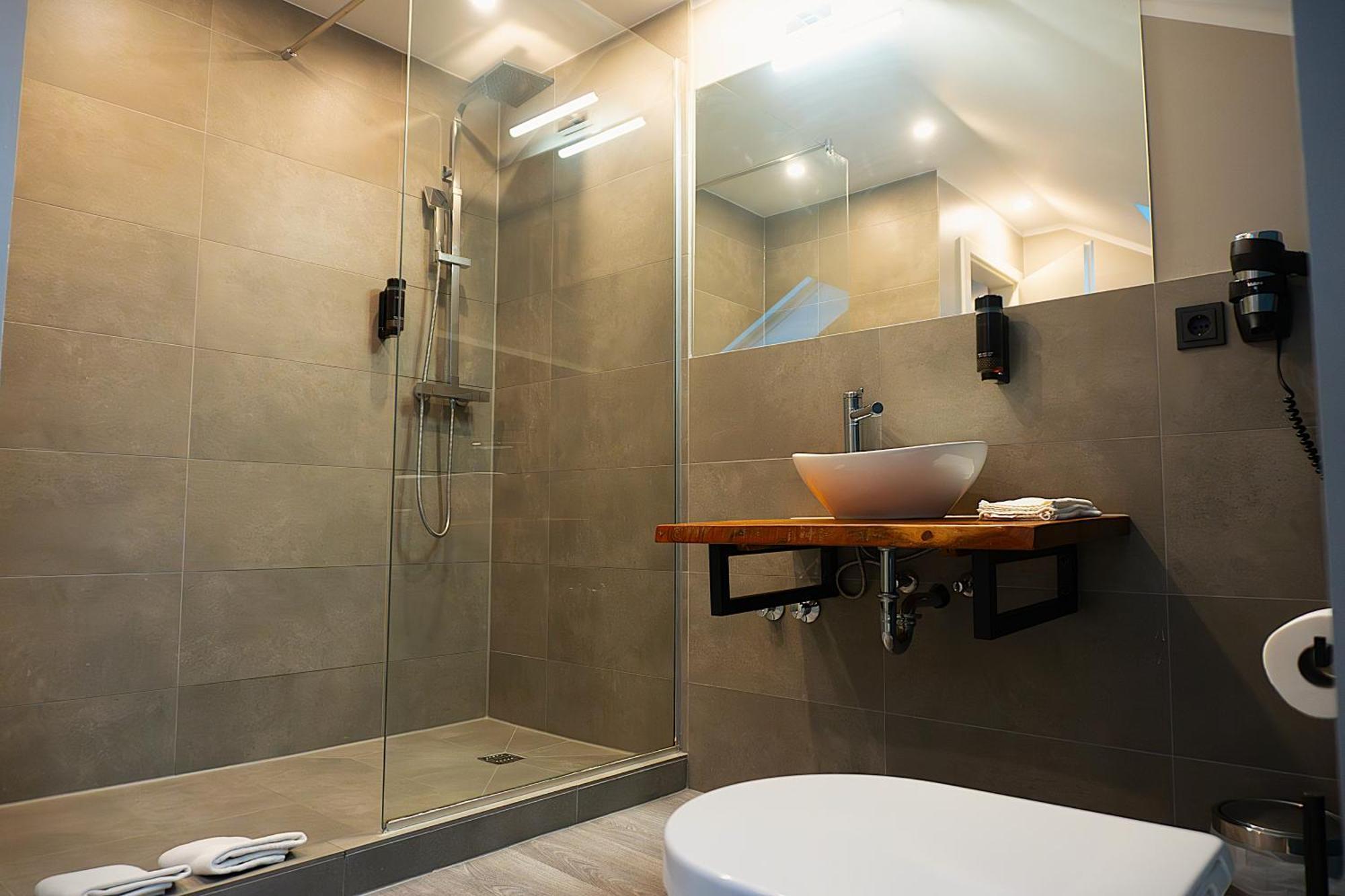 Liro Hotel Мёрс Экстерьер фото